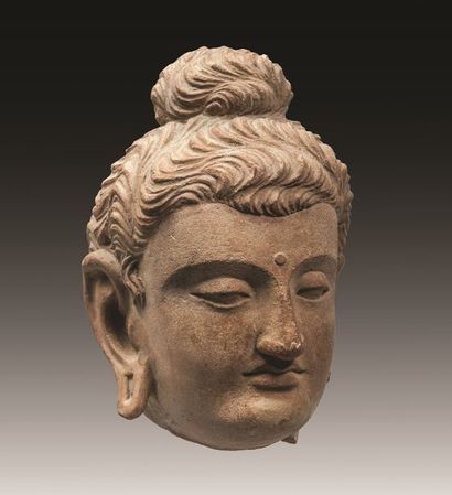 Tête de Bouddha en terre cuite. Test de thermoluminescence.
H:...
