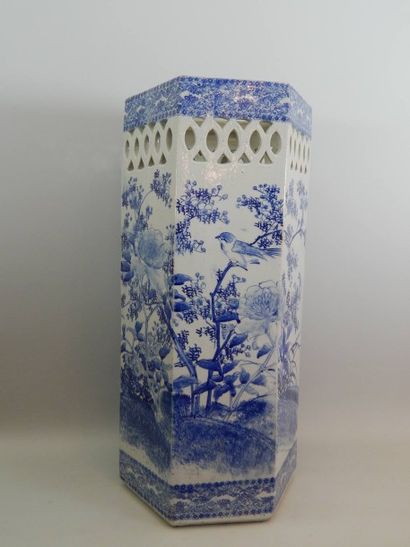Porte parapluie en porcelaine à décor «bleu...