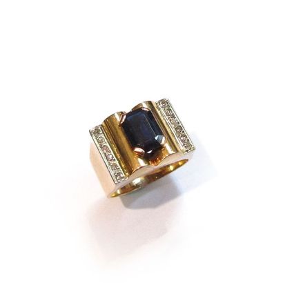 BAGUE tank en or jaune 18k (750/°°), ornée...