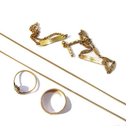 LOT en or jaune 18k (750/°°), comprenant...