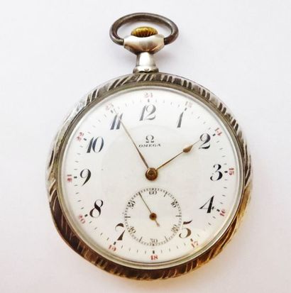 Montre Oméga en argent poinçon cygne, cadran...