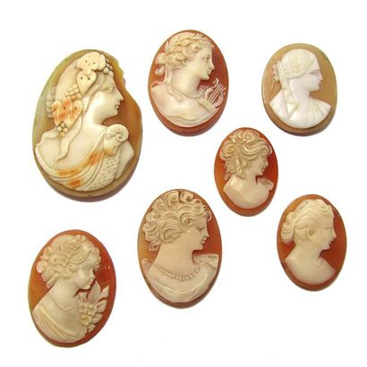 LOT de 7 camées coquille, figurant des portrait...