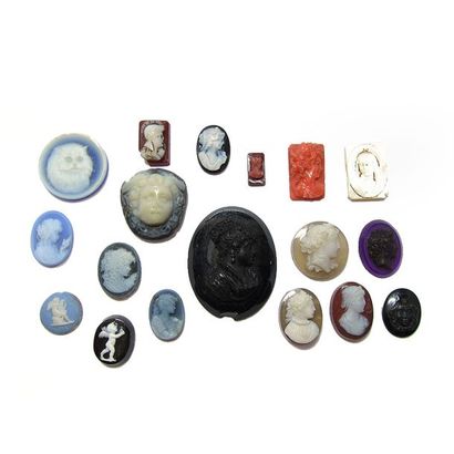 LOT de camée sur pierre dure (onyx, agate,...