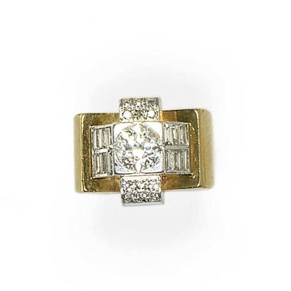 BAGUE tank en or jaune 18k (750/°°) et platine,...