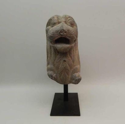 Protome de Lion en schiste.

H : 27.5 cm...