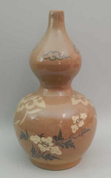Vase en forme de double gourde en porcelaine...
