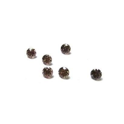 LOT de 6 diamants ronds facettés sur papier.

Poids...