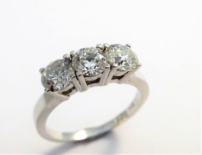 BAGUE trilogie en or 14k, 585/°°, ornée de...