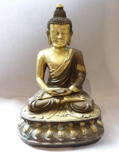 Bouddha en bronze doré. Népal. H : 33 cm...