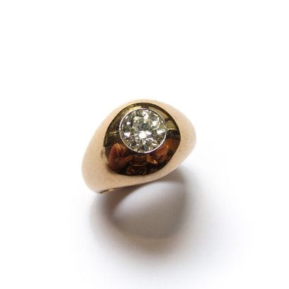 BAGUE jonc en or jaune 18k (750/°°), ornée...