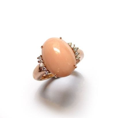 BAGUE en or rose 18k (750/°°), ornée d'un...