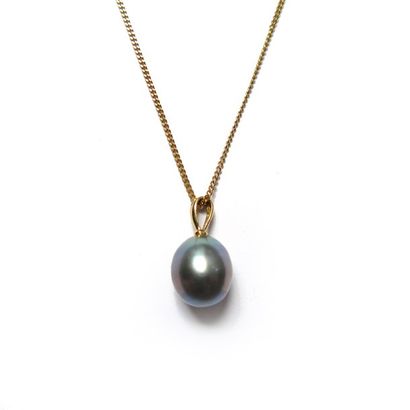 COLLIER en or jaune 18k (750/°°), tour de...