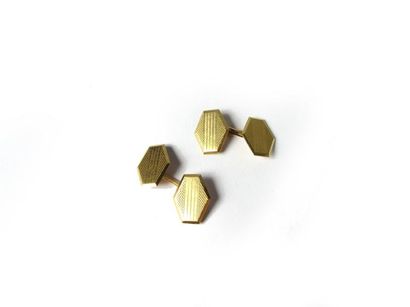 Paire de BOUTONS DE MANCHETTE en or jaune...