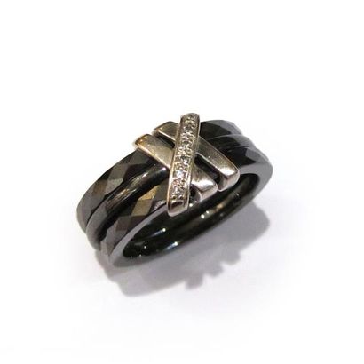 BAGUE composée de 3 anneaux d'hématite facettée,...