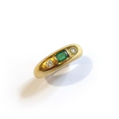BAGUE jonc en or jaune 18k (750/°°), ornée...