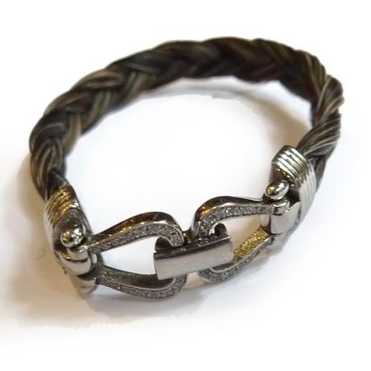 BRACELET en crin tressé; fermoir bijou à...
