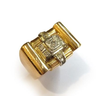BAGUE pont en or jaune 18k (750/°°) et platine,...