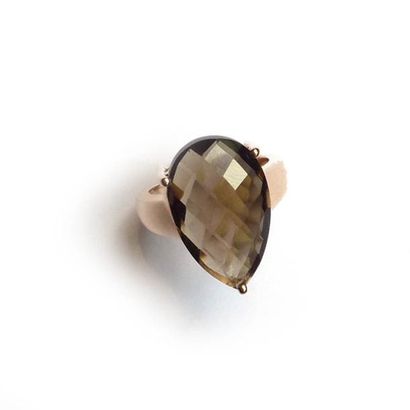 BAGUE en vermeil (925/°°), ornée d’un quartz...