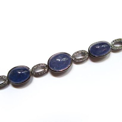 BRACELET en argent patiné (925/°°), composé...