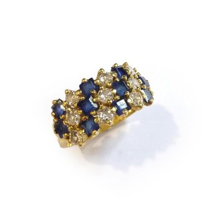 BAGUE bandeau en or jaune 18k (750/°°), ornée...