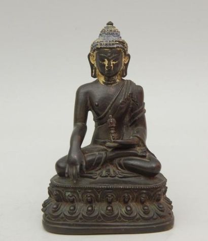 Statuette en bronze de Bouddha assis dans...