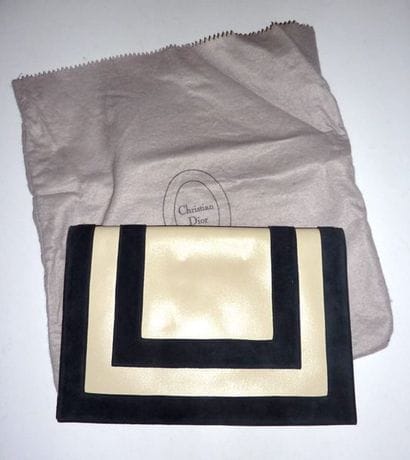 DIOR- Sac de soirée en cuir crème et bandes...