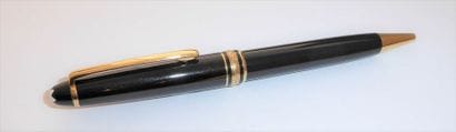STYLO bille MONTBLANC MEISTERSTUCK noir.
