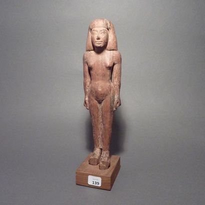 Statuette représentant une concubine debout...