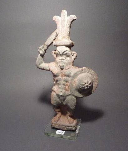 Dieu BES en terre cuite paré d'un glaive...