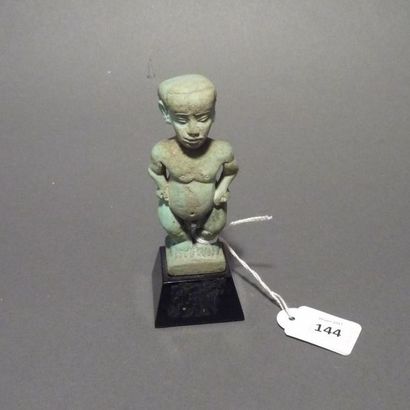 Ptah Pathèque en fritte émaillée verte inscrit...