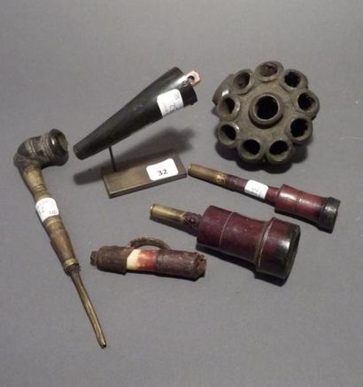 Lot de trois pipes, d'un fourneau de pipe...