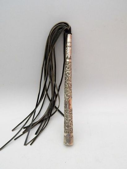 Chasse-mouche au manche en métal argentifère...