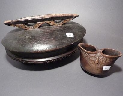 Lot d'une boîte et d'une petite coupe

A....