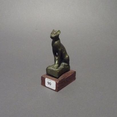 Statuette votive représentant la déesse chatte...