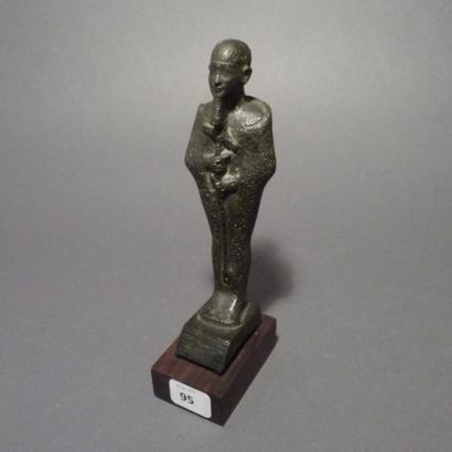 Statuette du dieu Ptah. Il est représenté...