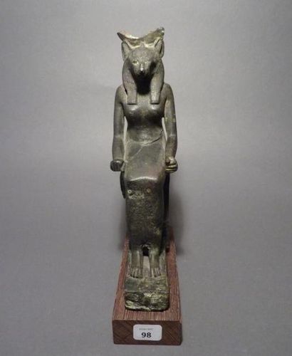 Statue votive représentant la déesse Sekhmet...
