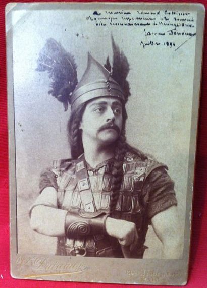 
[THEATRE].
Réunion de 115 photographies...