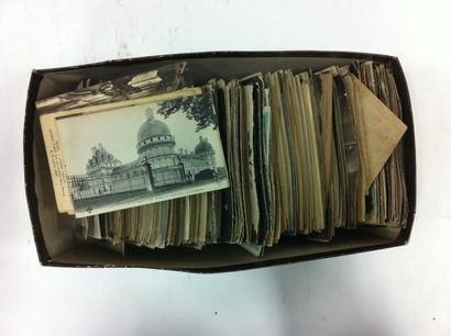 Lot de cartes postales anciennes.