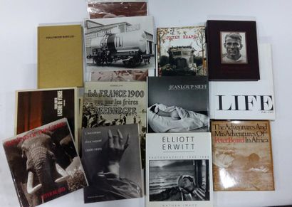 [PHOTOGRAPHIES].

Ensemble de 12 livres de...