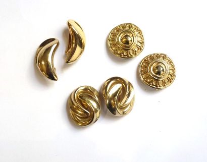 C. DIOR. Trois paires de boucles oreilles...