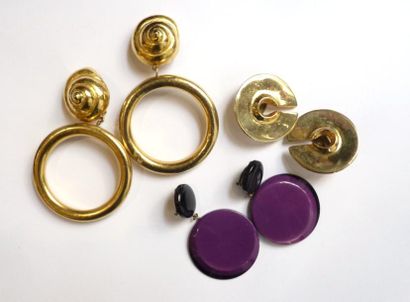 LOT comprenant 5 paires de boucle d'oreilles...