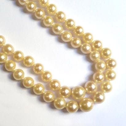 COLLIER de perles de culture deux rangs,...
