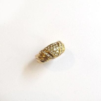 BAGUE en or jaune 18k (750°/°°) godronnée,...
