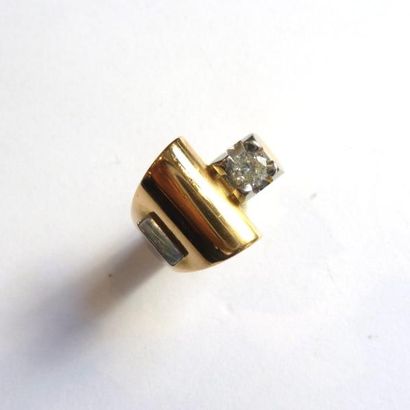 147 BIS. BAGUE en platine (925 millièmes)...
