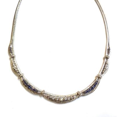 COLLIER ras-de-cou en or gris tressé 18K...