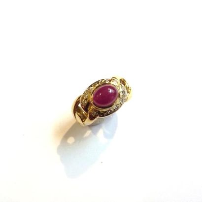 BAGUE en or jaune 18K (750°/°°) ornée d'un...