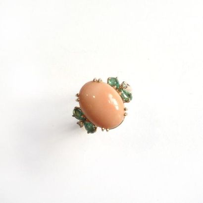 BAGUE en or rose 18k (750°/°°), ornée d'un...