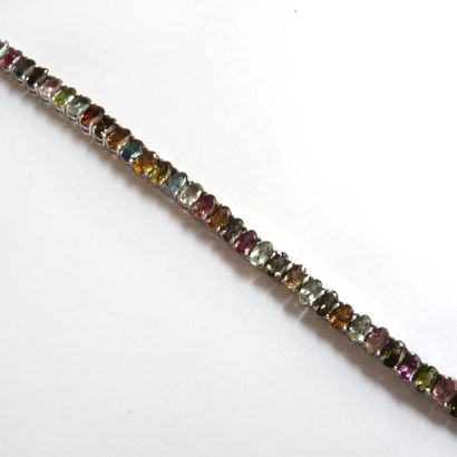 BRACELET articulé en argent (925°/°°), orné...