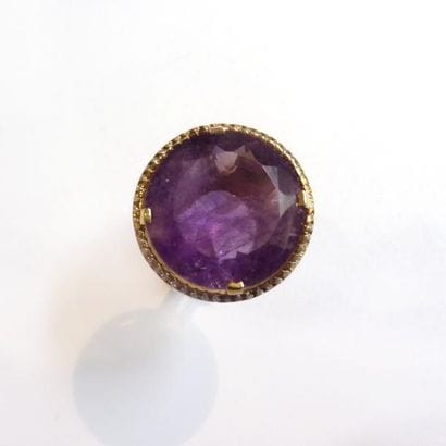BAGUE en vermeil (925°/°°), ornée d'une améthyste...