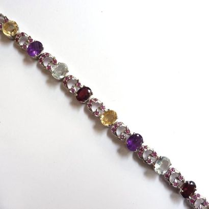 BRACELET articulé en argent (925°/°°), orné...